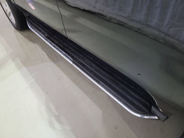 Used 2016 GMC Yukon SLE w/ HD Trailering Package image 28