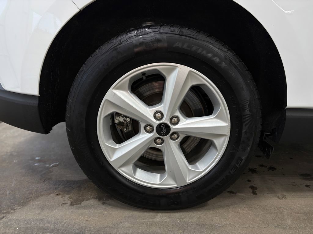 Used 2024 Ford Edge SE w/ Cargo Accessory Package image 38