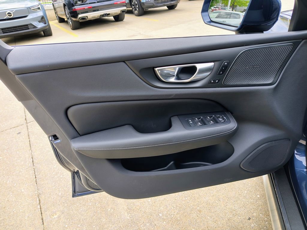 New 2026 Volvo XC60 B5 Ultra w/ Climate Package AWD/4WD image 9