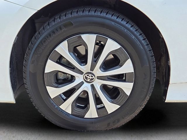 Used 2022 Toyota Prius Prime XLE FWD image 9