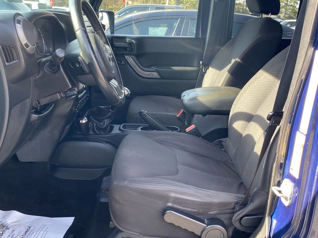 Used 2013 Jeep Wrangler Unlimited Sport image 5