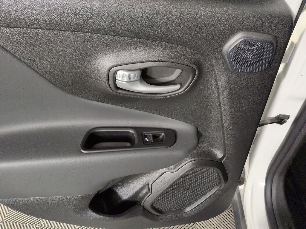 Certified 2023 Jeep Renegade Latitude w/ Sun/Sound Group image 29