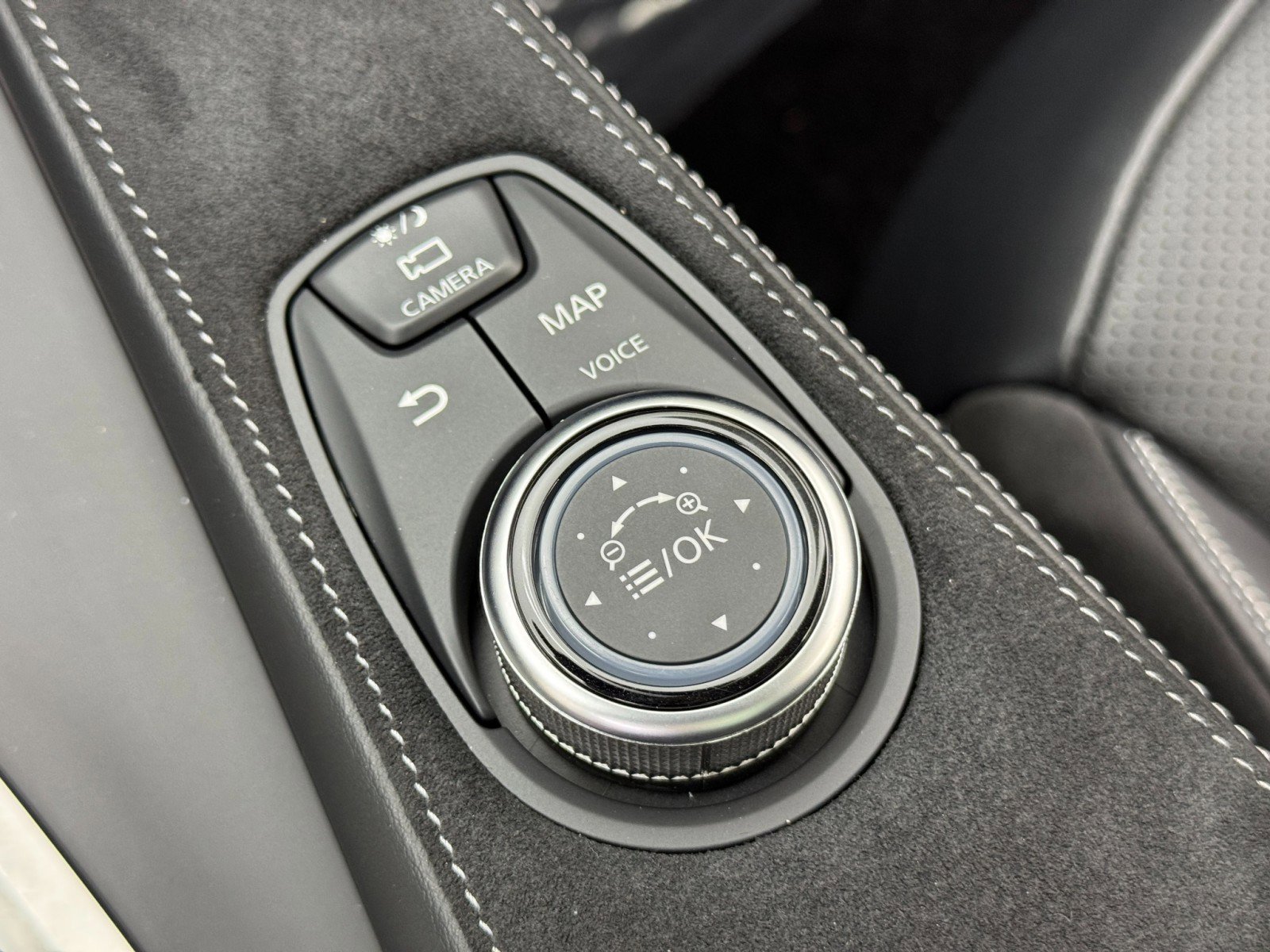 Used 2023 INFINITI QX50 Sensory w/ Accent Package image 36
