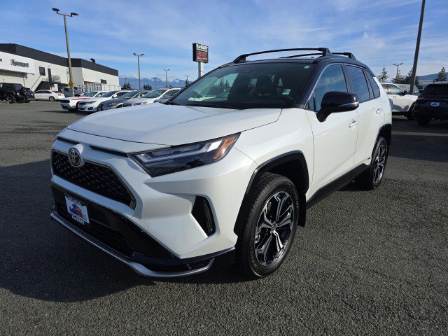 Used 2025 Toyota RAV4 XSE image 8