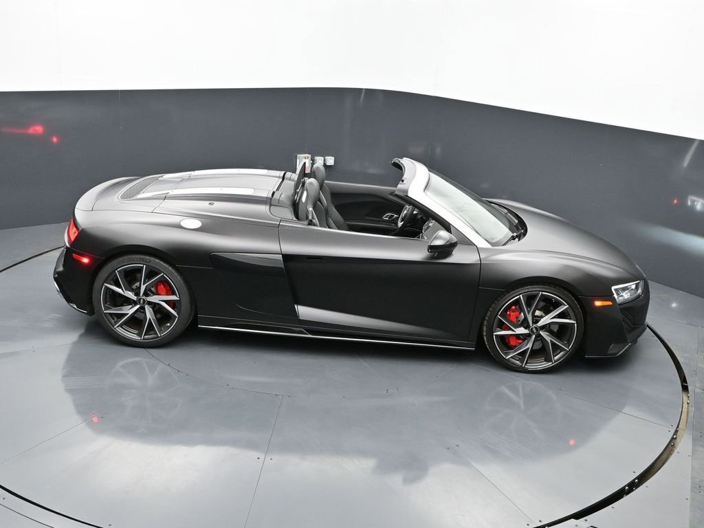 Used 2021 Audi R8 V10 w/ Premium Package image 40