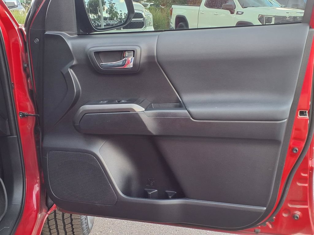 Used 2020 Toyota Tacoma TRD Sport RWD image 12