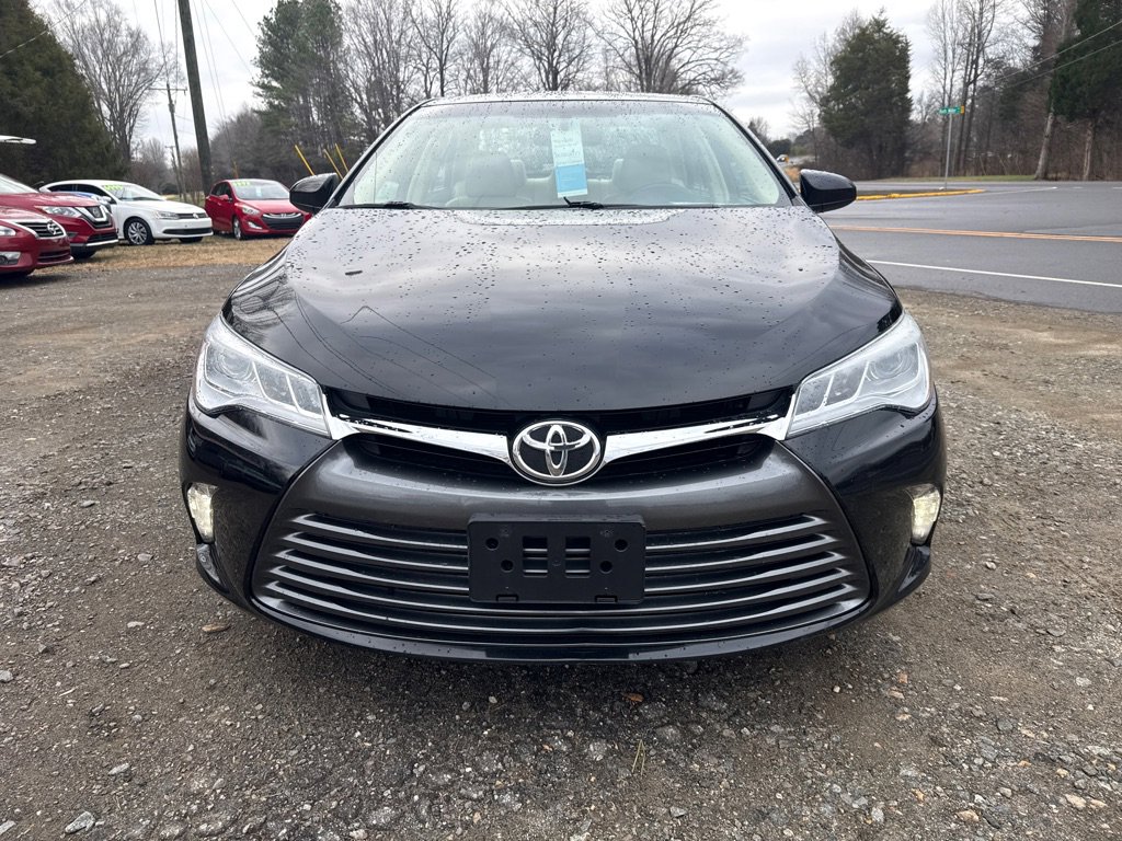 Used 2015 Toyota Camry XLE image 3