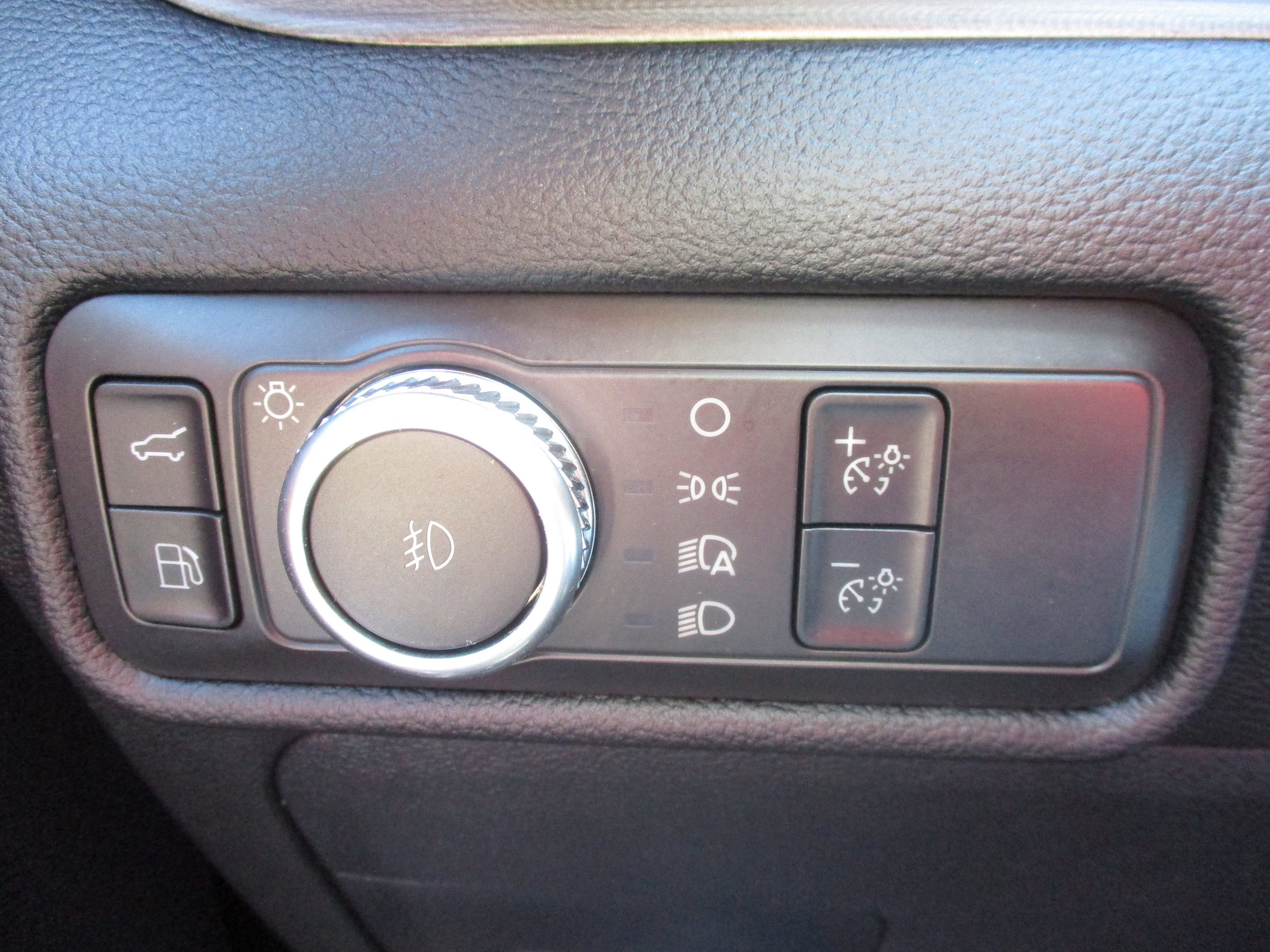 Used 2022 Ford Explorer Limited w/ Hybrid Equipment Group 310A AWD/4WD image 36