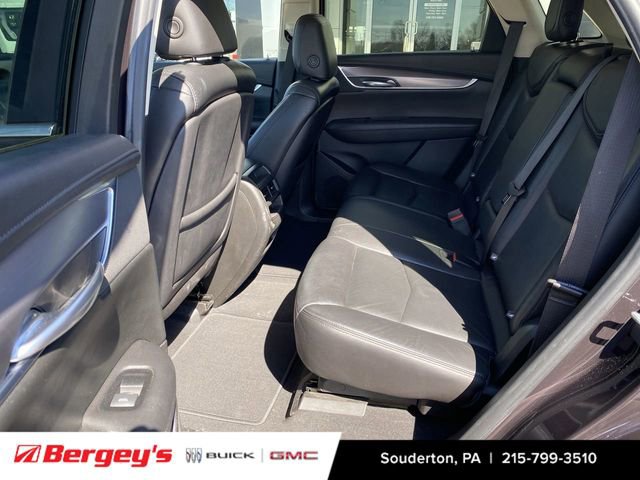 Used 2018 Cadillac XT5 Luxury w/ Driver Awareness Package image 5