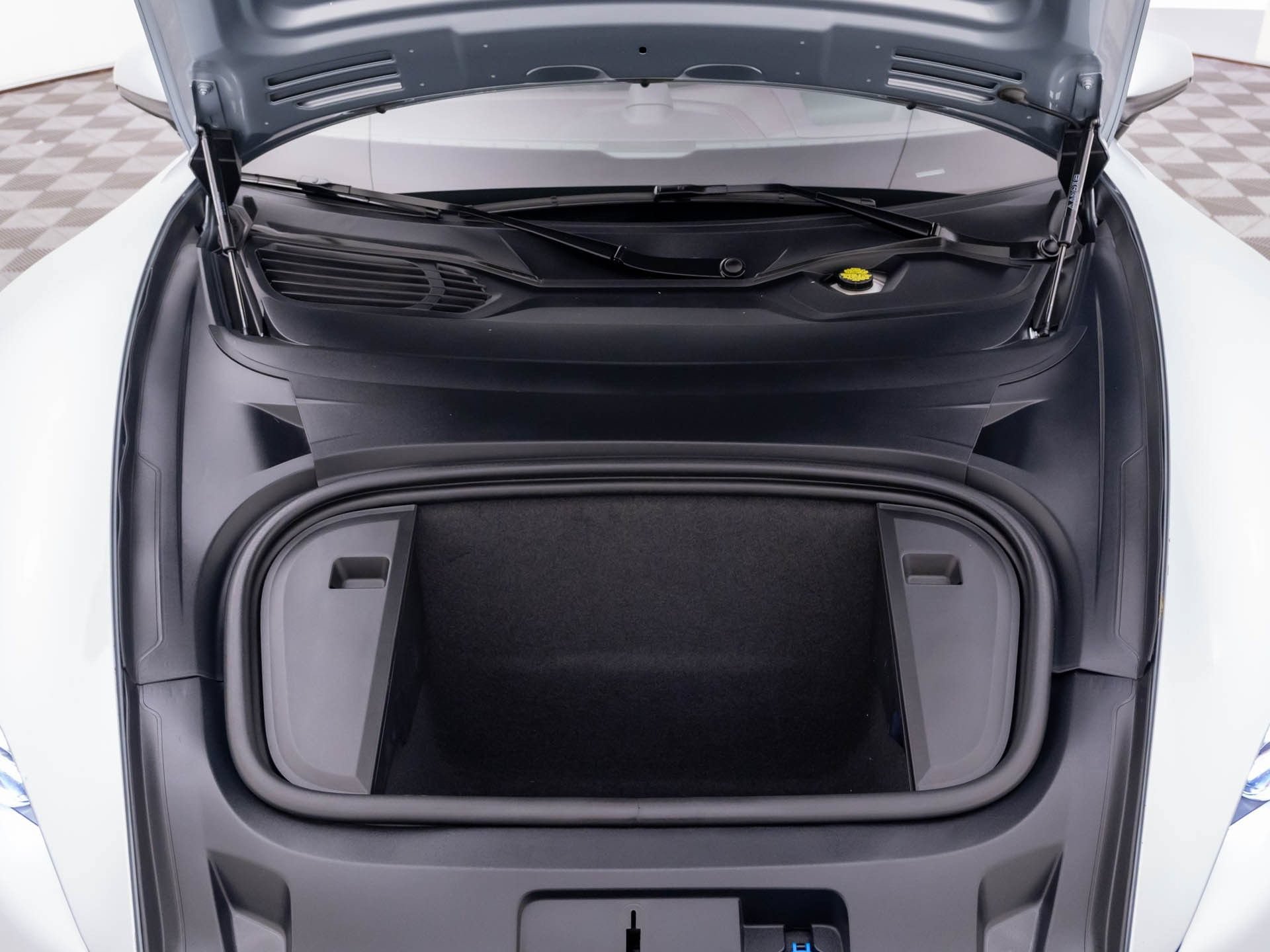 Certified 2024 Porsche Taycan RWD image 31