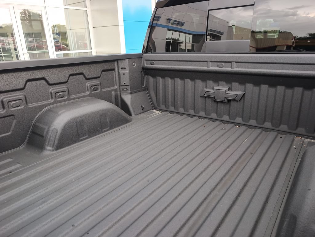 Used 2023 Chevrolet Silverado 1500 LT Trail Boss w/ LT Trail Boss Premium Package AWD/4WD image 10