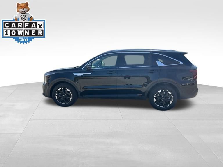 Used 2025 Kia Sorento S image 8