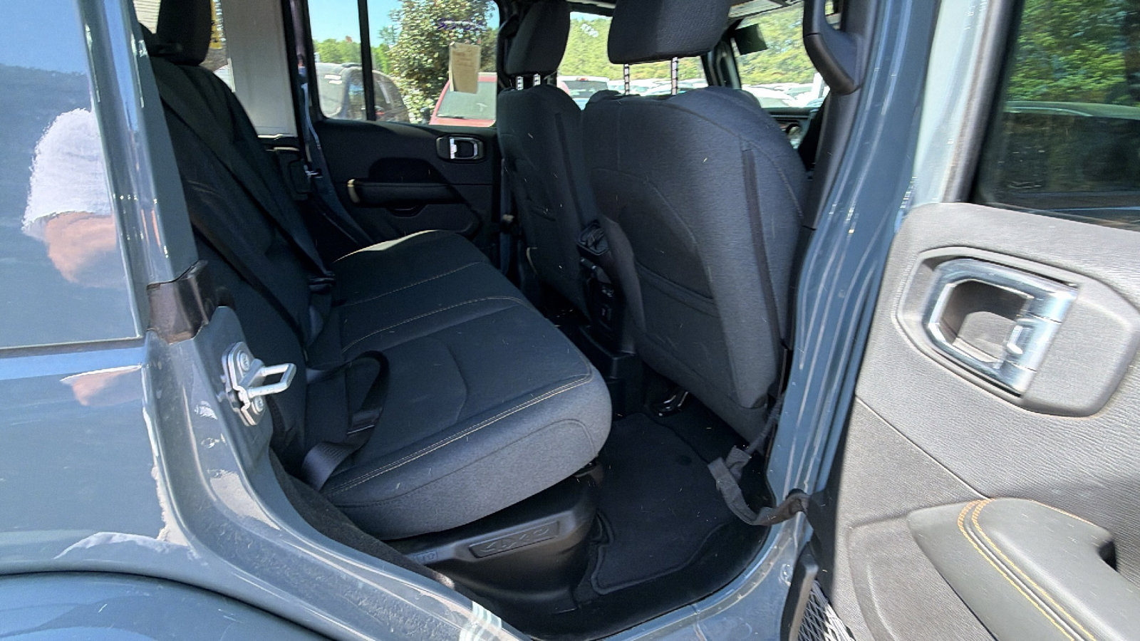 Used 2025 Jeep Wrangler Sahara w/ Safety Group AWD/4WD image 21