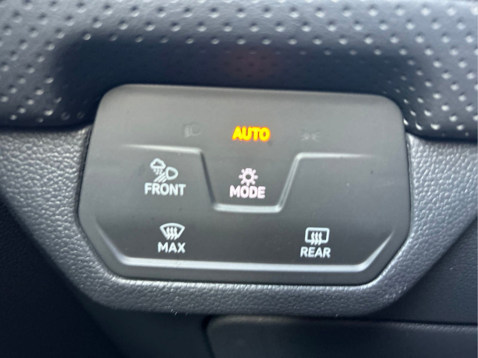 Used 2024 Volkswagen Atlas SEL Premium R-Line AWD/4WD image 25