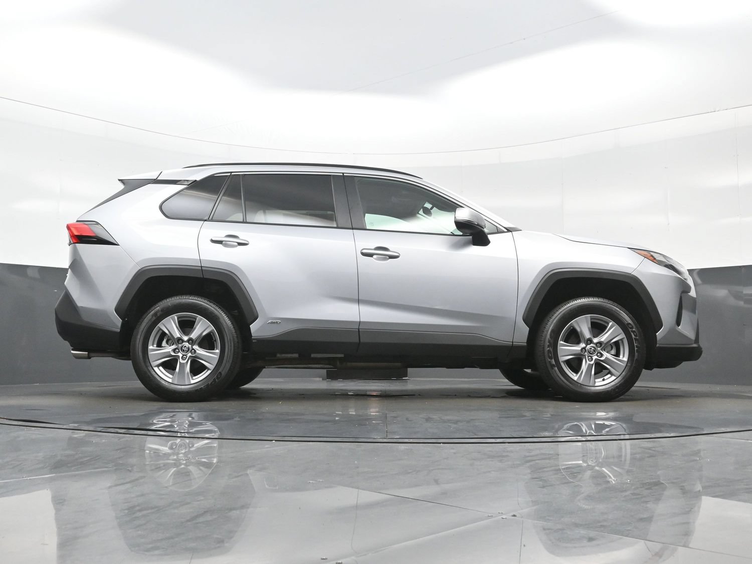 Used 2022 Toyota RAV4 XLE w/ Convenience Package AWD/4WD image 34