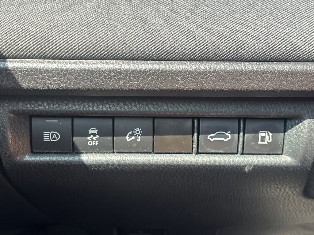 Used 2025 Toyota Camry LE image 23