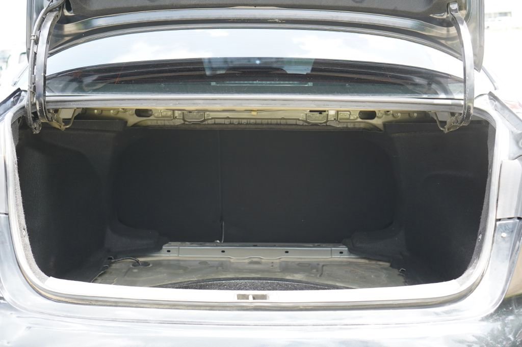 Used 2021 Toyota Corolla LE image 26