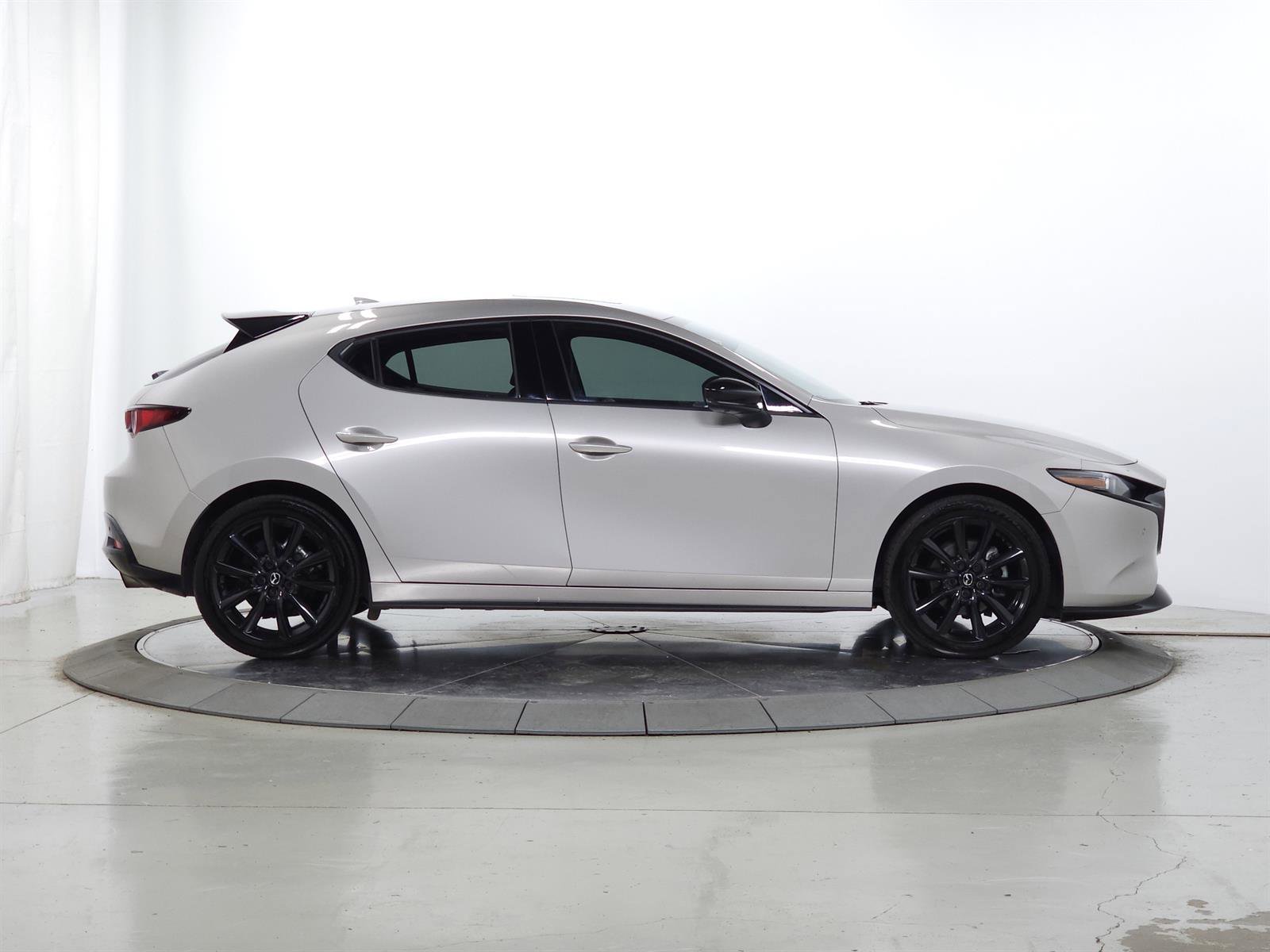 Used 2023 MAZDA MAZDA3 Hatchback w/Premium Plus Pkg AWD/4WD image 11