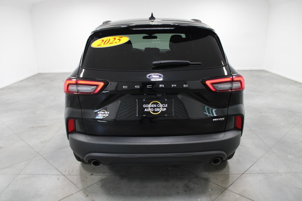 Used 2025 Ford Escape ST-Line AWD/4WD image 8