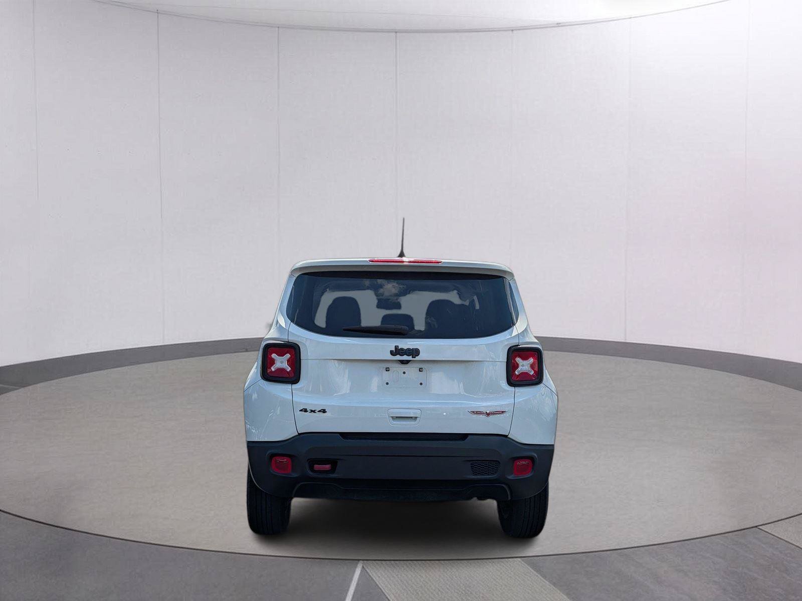 Used 2023 Jeep Renegade Trailhawk AWD/4WD image 4