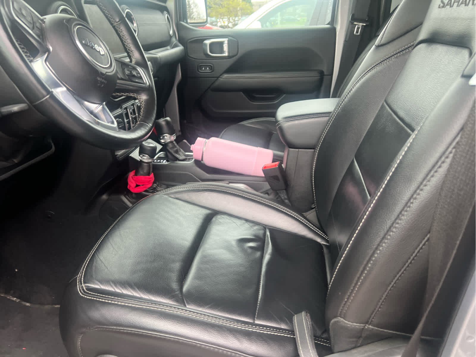 Used 2018 Jeep Wrangler Unlimited Sahara AWD/4WD image 7