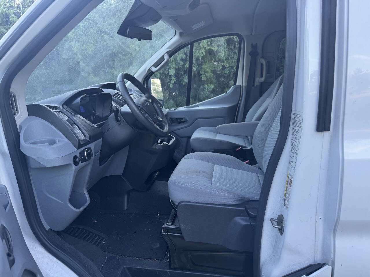 Used 2019 Ford Transit 150 XLT RWD image 9