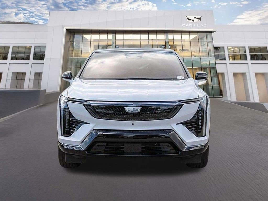 Certified 2025 Cadillac Optiq Sport 1 AWD/4WD image 2