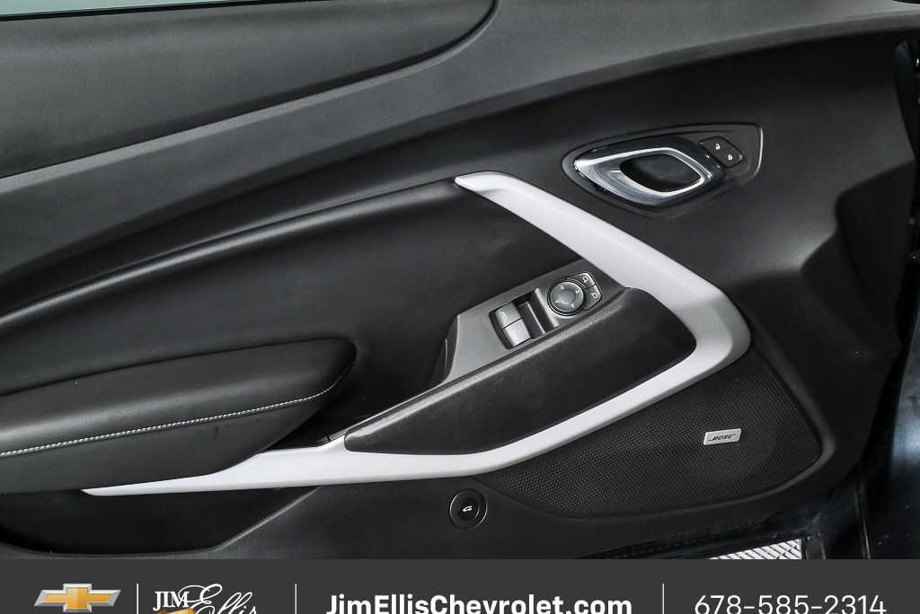 Used 2019 Chevrolet Camaro LT w/ Technology Package image 4