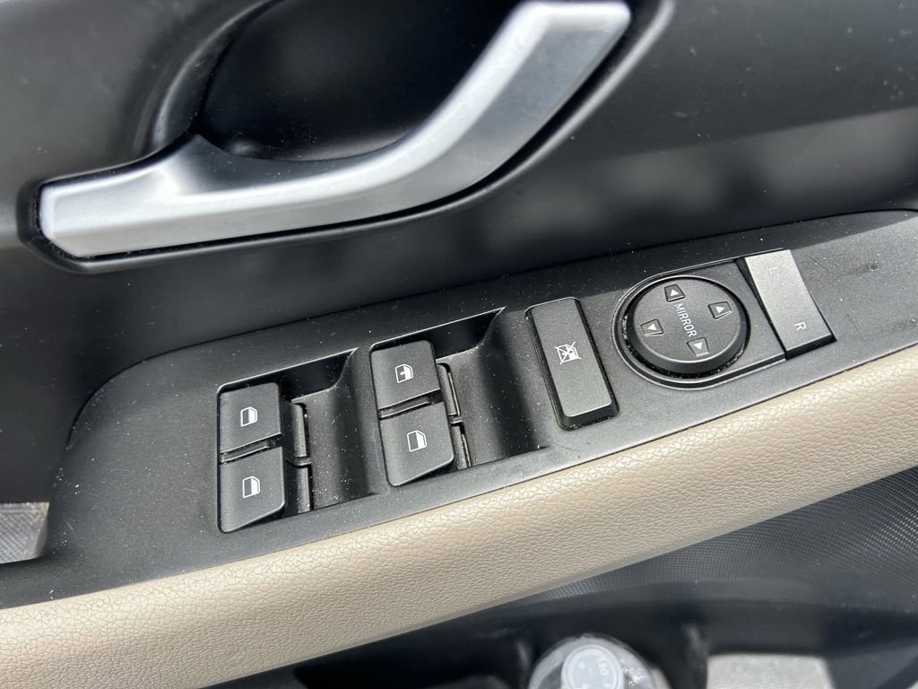 Used 2020 Hyundai Elantra GT FWD image 20