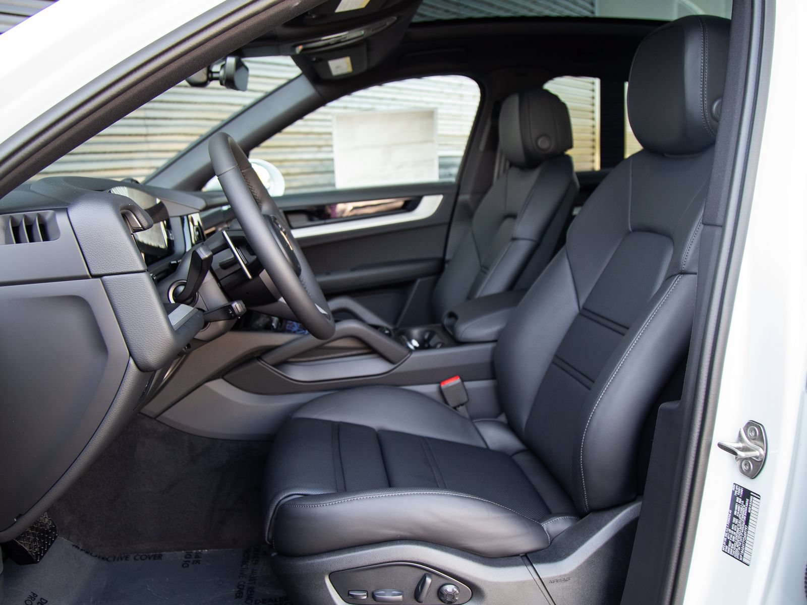 New 2026 Porsche Cayenne Coupe AWD/4WD image 5