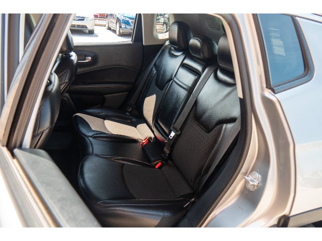 Used 2019 Jeep Compass Latitude w/ Cold Weather Group AWD/4WD image 19