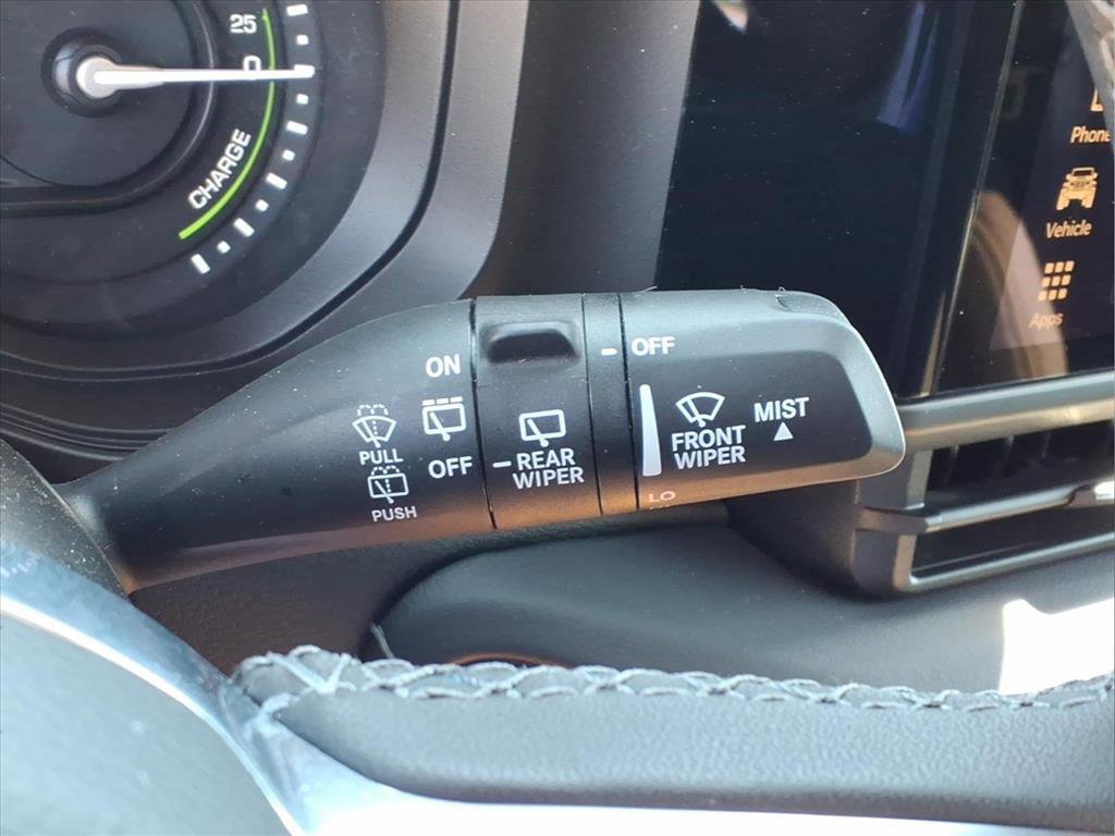 Used 2025 Jeep Wrangler Sahara image 27
