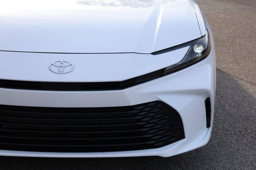 Used 2025 Toyota Camry LE image 15