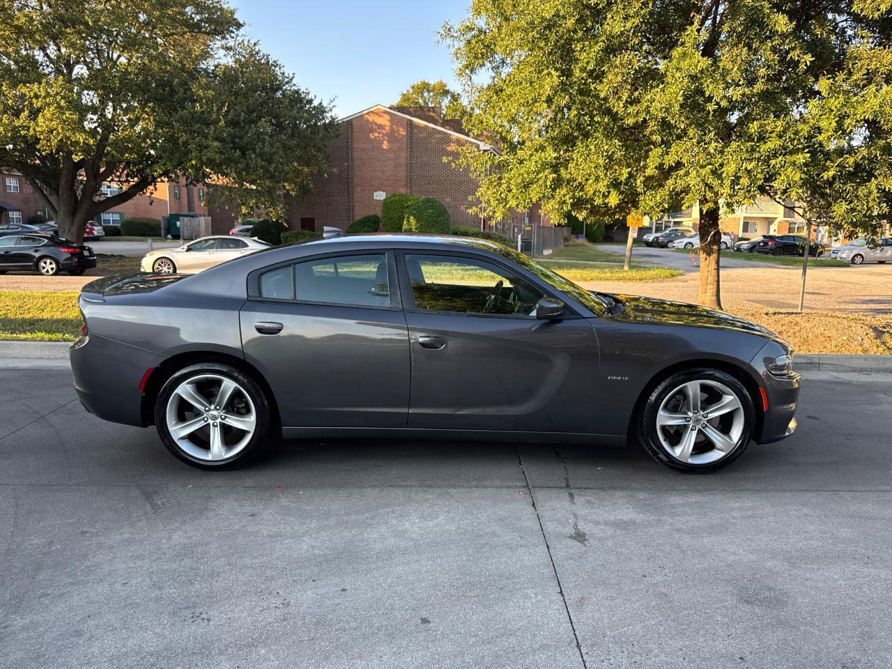 Used 2018 Dodge Charger R/T RWD image 8