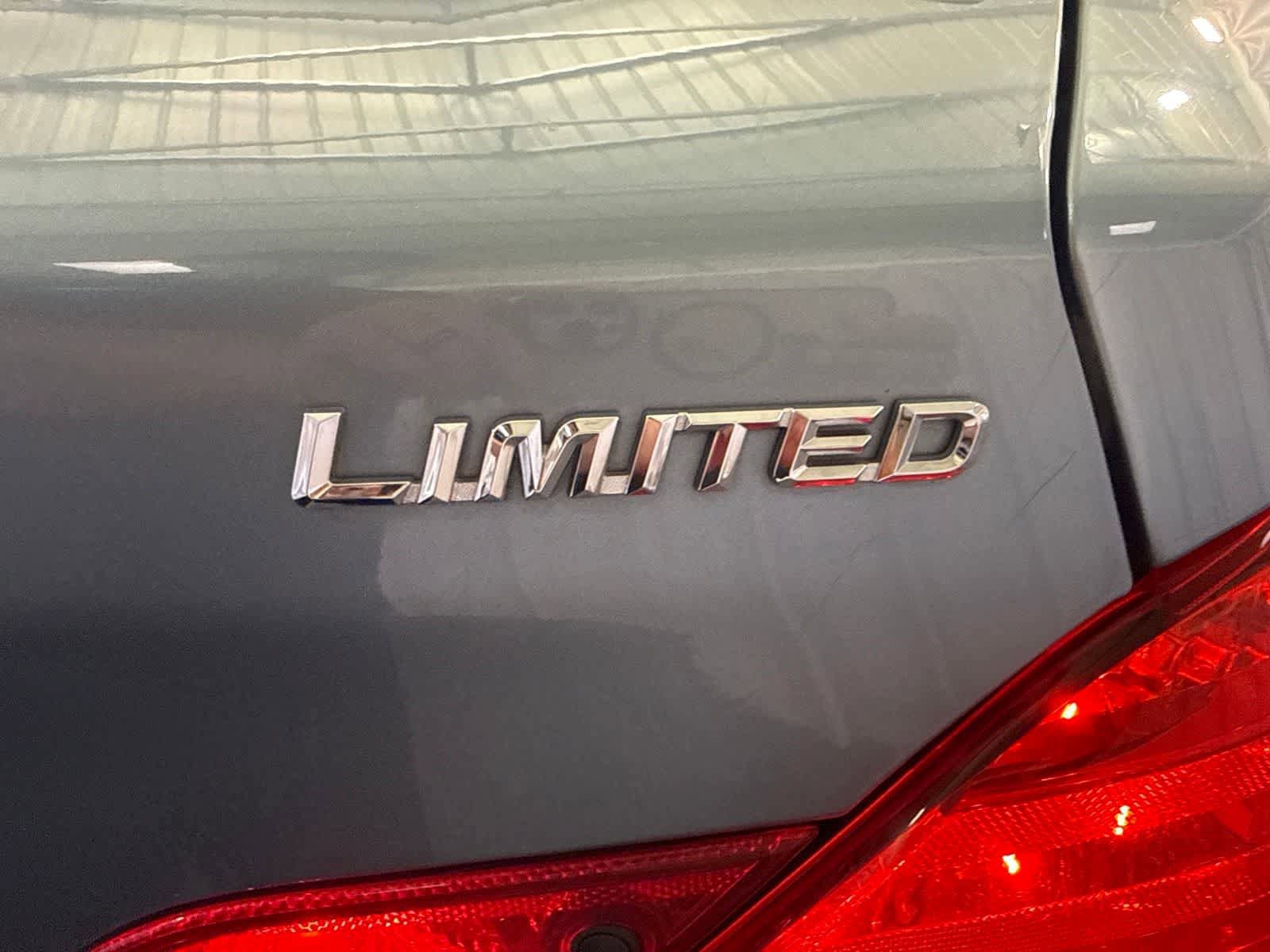 Used 2005 Toyota Avalon Limited FWD image 15