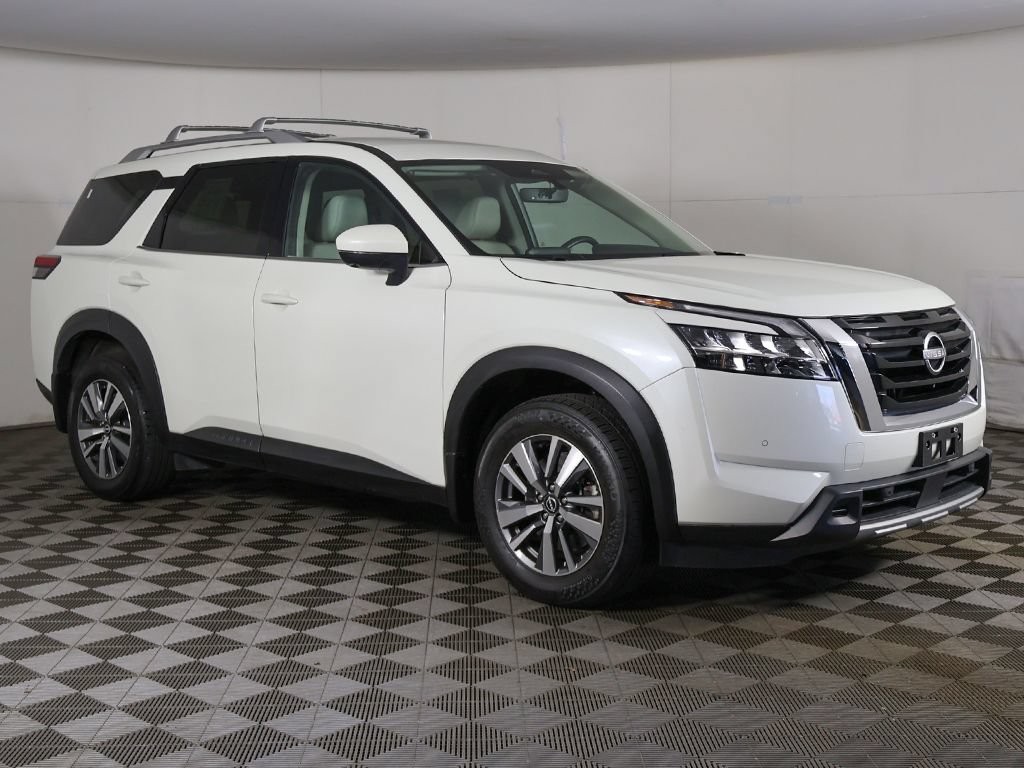 Used 2023 Nissan Pathfinder SL AWD/4WD image 2