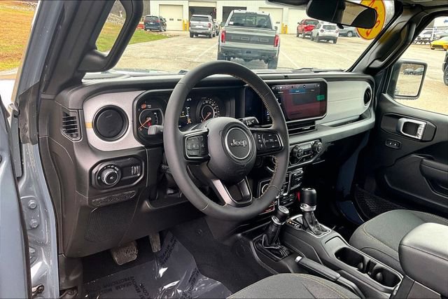 Used 2024 Jeep Wrangler Willys image 13