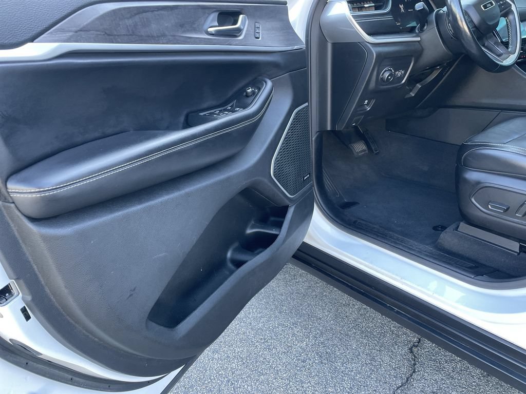 Used 2021 Jeep Grand Cherokee L Limited AWD/4WD image 14
