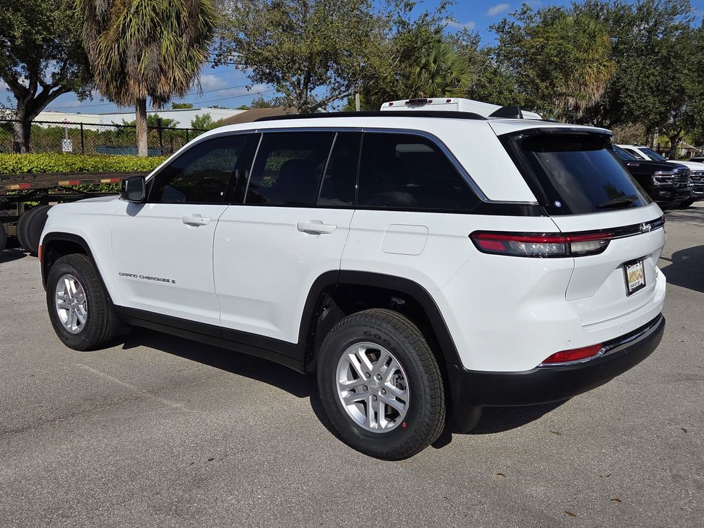New 2025 Jeep Grand Cherokee Laredo w/ MOPAR Finishing Package RWD image 7