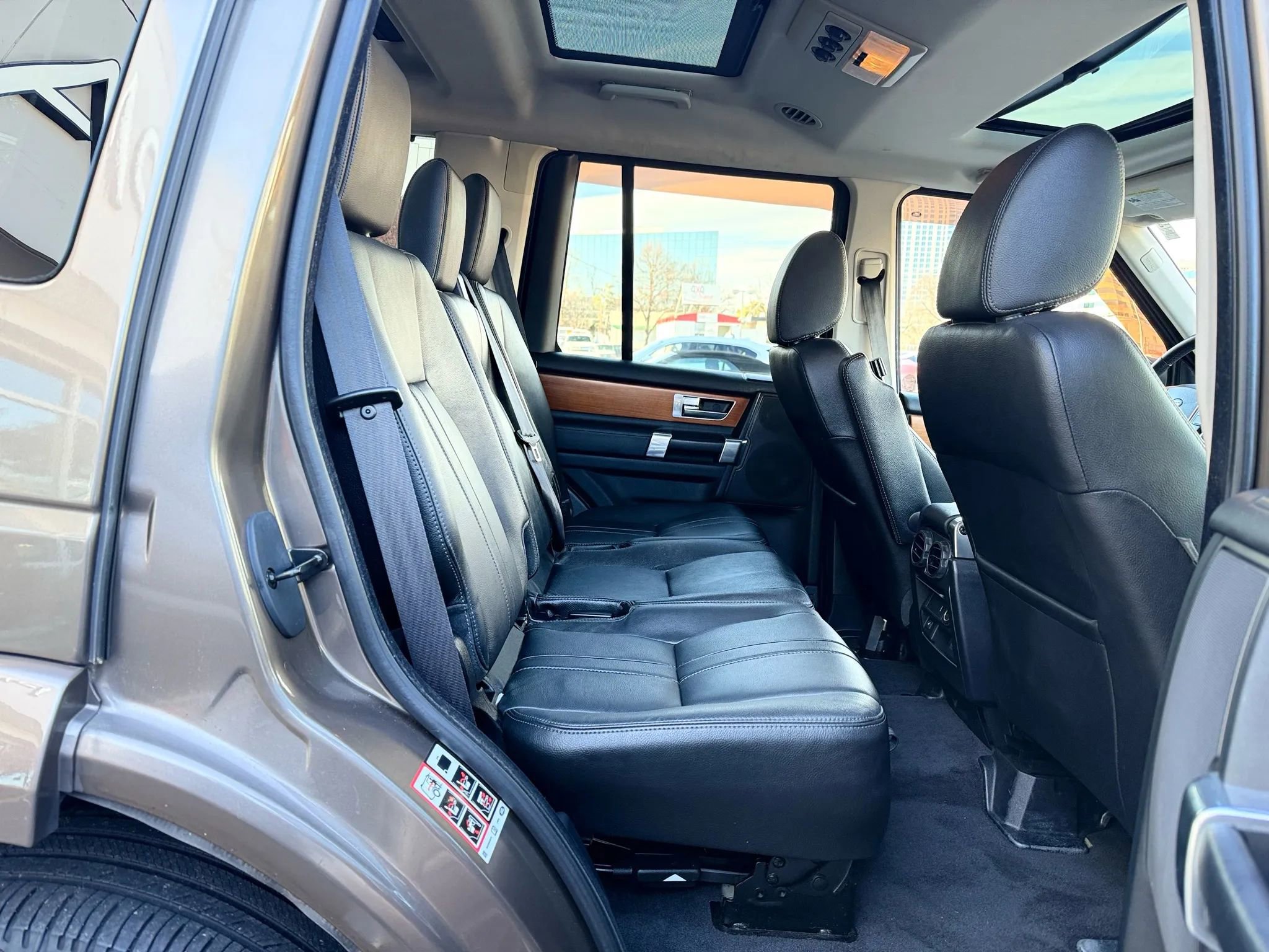 Used 2011 Land Rover LR4 HSE AWD/4WD image 33
