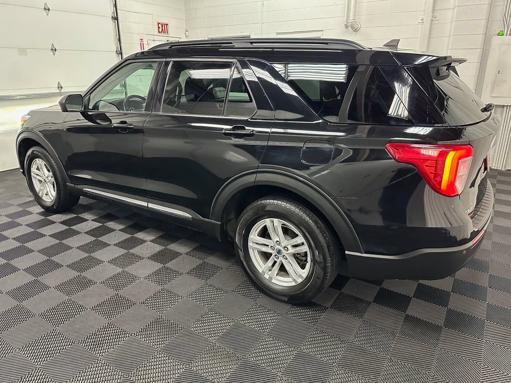 Used 2022 Ford Explorer XLT AWD/4WD image 7