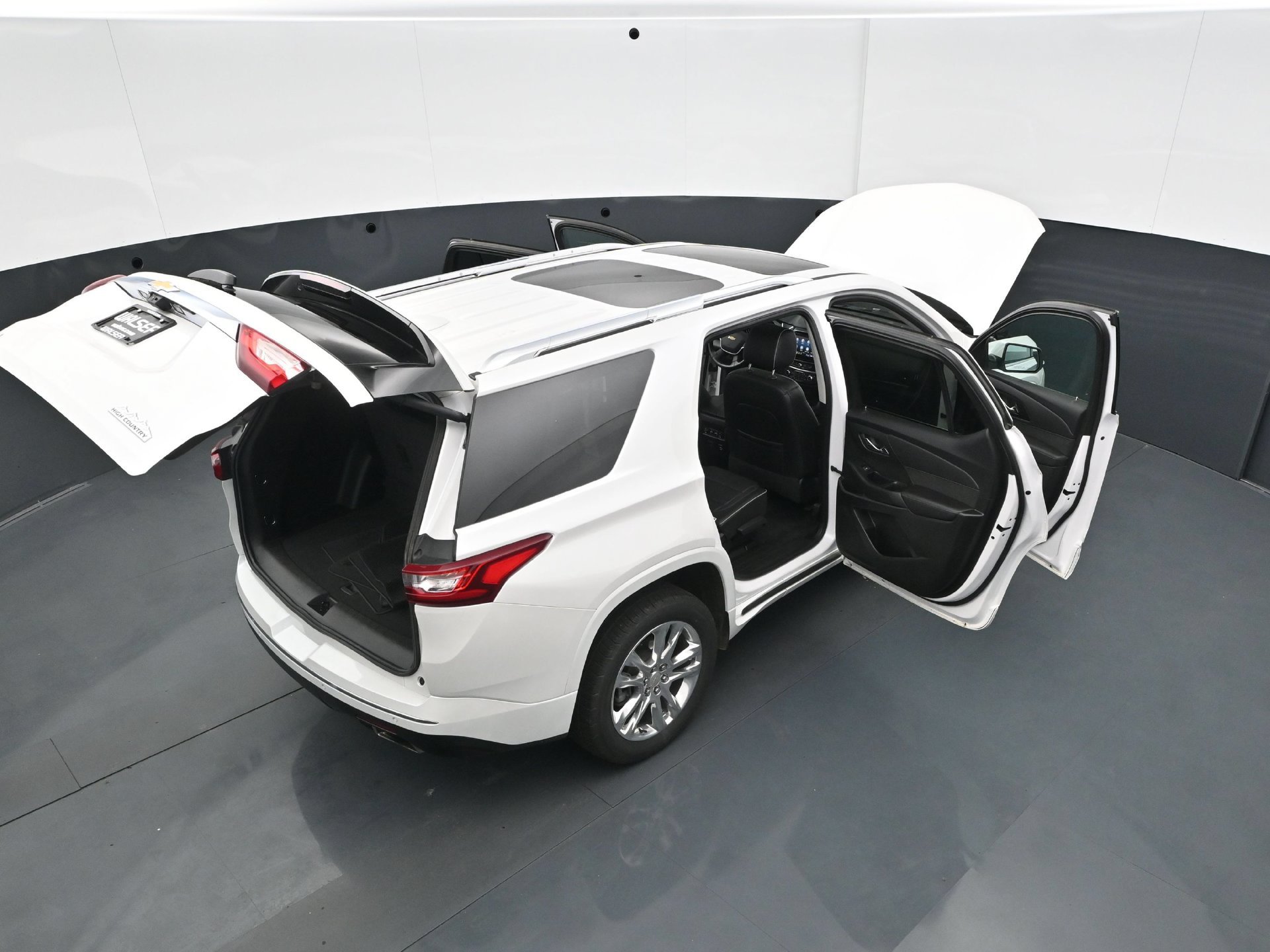 Used 2021 Chevrolet Traverse High Country AWD/4WD image 45