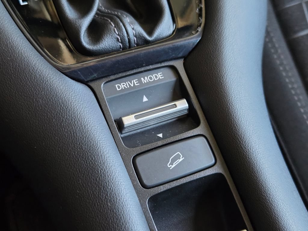 Used 2024 Honda HR-V LX image 8