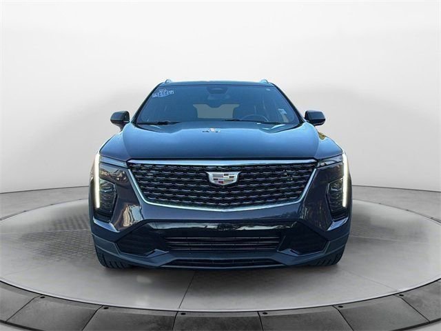 Used 2025 Cadillac XT4 Premium Luxury image 2