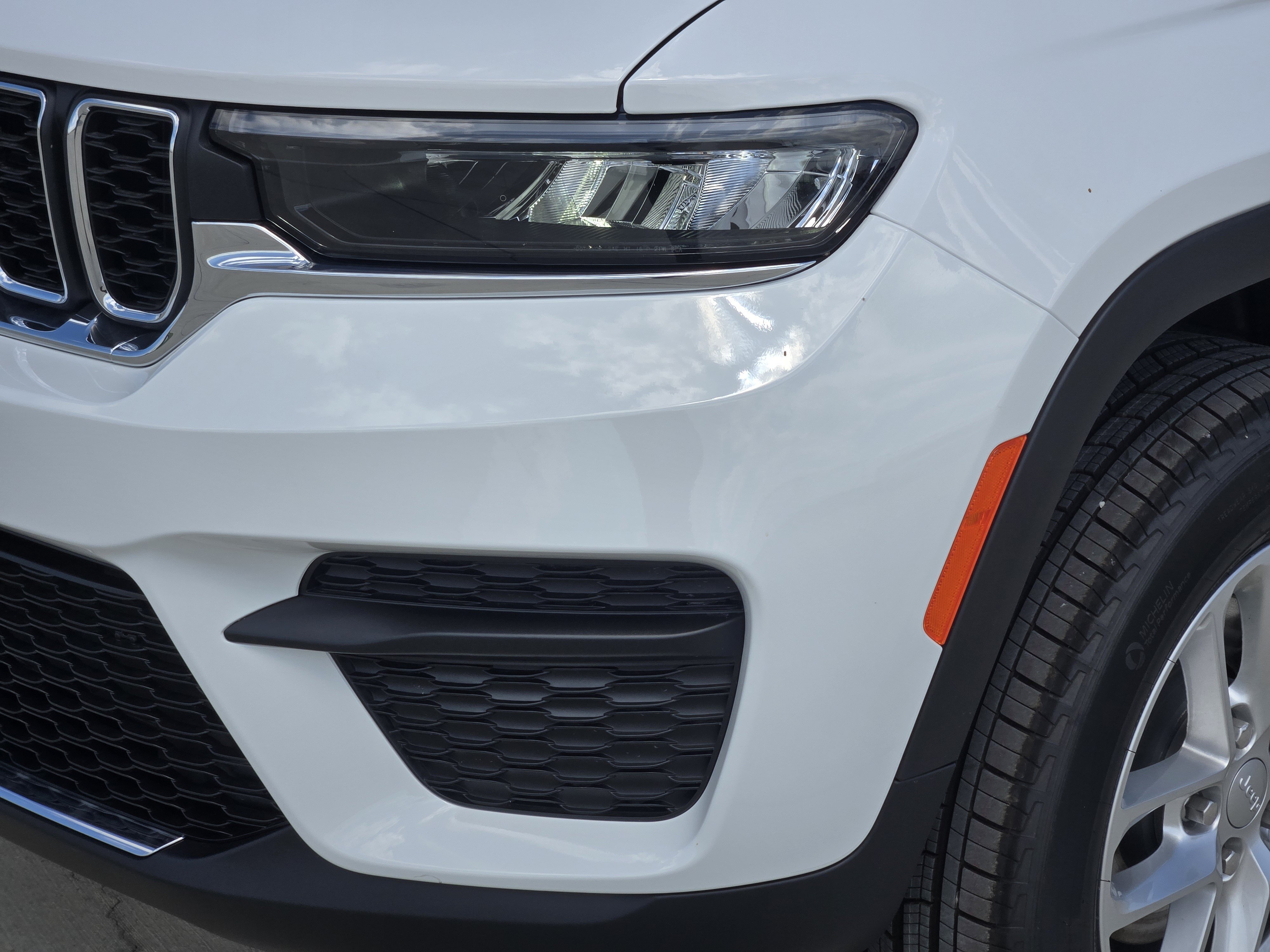 New 2026 Jeep Grand Cherokee Laredo AWD/4WD image 7