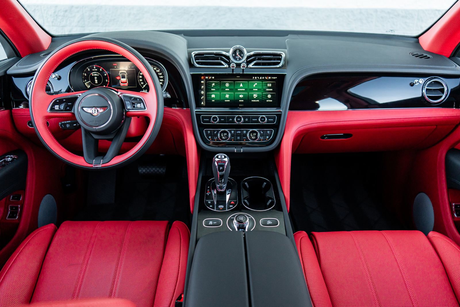 Used 2024 Bentley Bentayga Extended Wheelbase image 4
