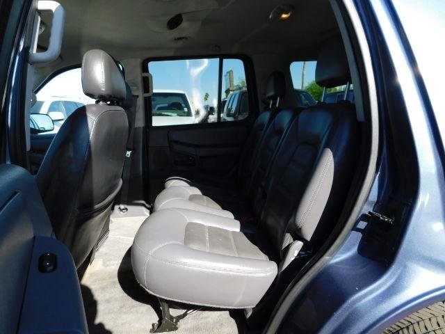 Used 2002 Ford Explorer XLT image 12