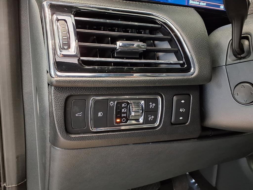 Used 2023 Lincoln Navigator Reserve image 21