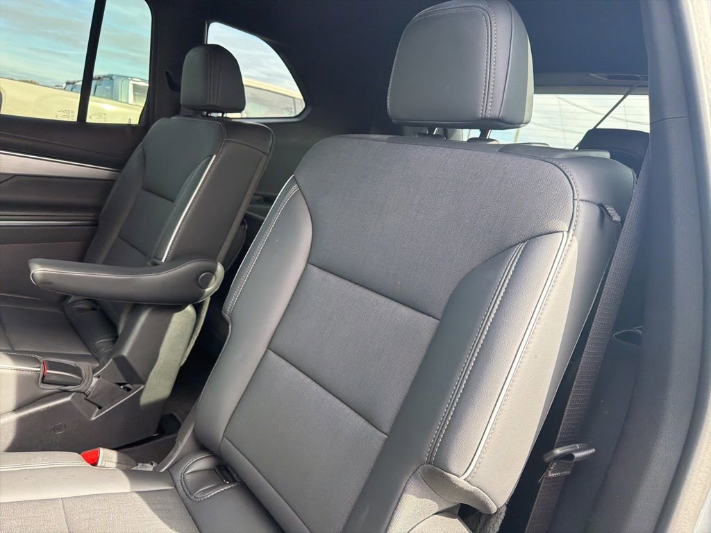 Used 2025 Buick Enclave Preferred image 15