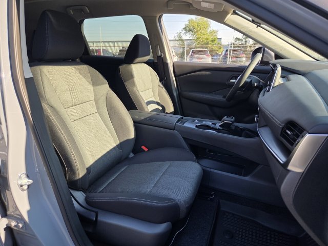 New 2026 Nissan Rogue SV FWD image 13